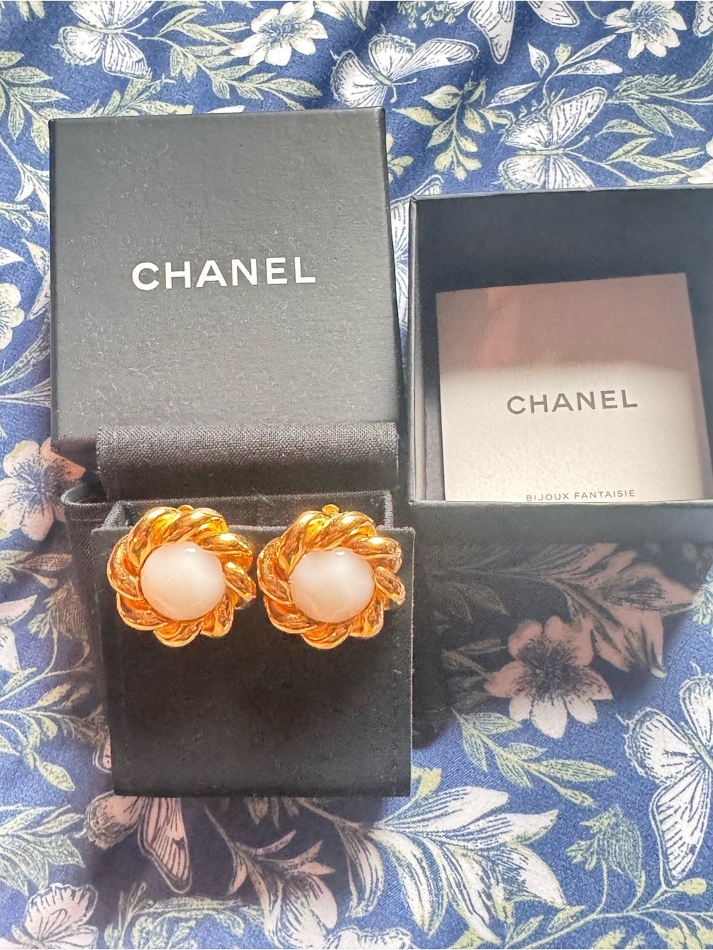 CHANEL Gold-Tone Rope Clip-On Earrings with White Cabochon